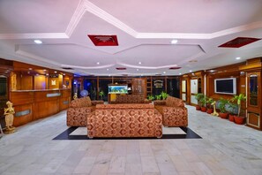 Lobby - Hotel Dolphin (Jalandhar)