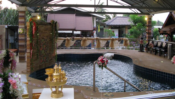 Outdoor wedding area - Cha-em Resort (Pattaya)