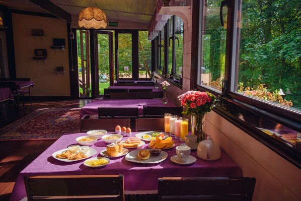 Free daily buffet breakfast - Park Hotel (Zelenogorsk)