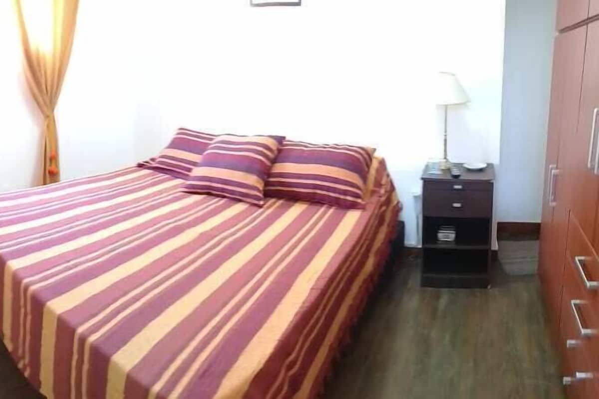 Wifi gratis y ropa de cama