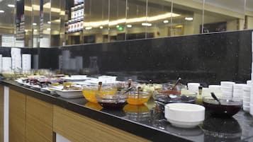 Free daily buffet breakfast