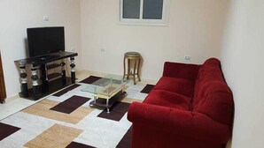 27-inch flat-screen TV with cable channels, TV - Mr Brown Sugar Pyramids View Hotel (Giza)