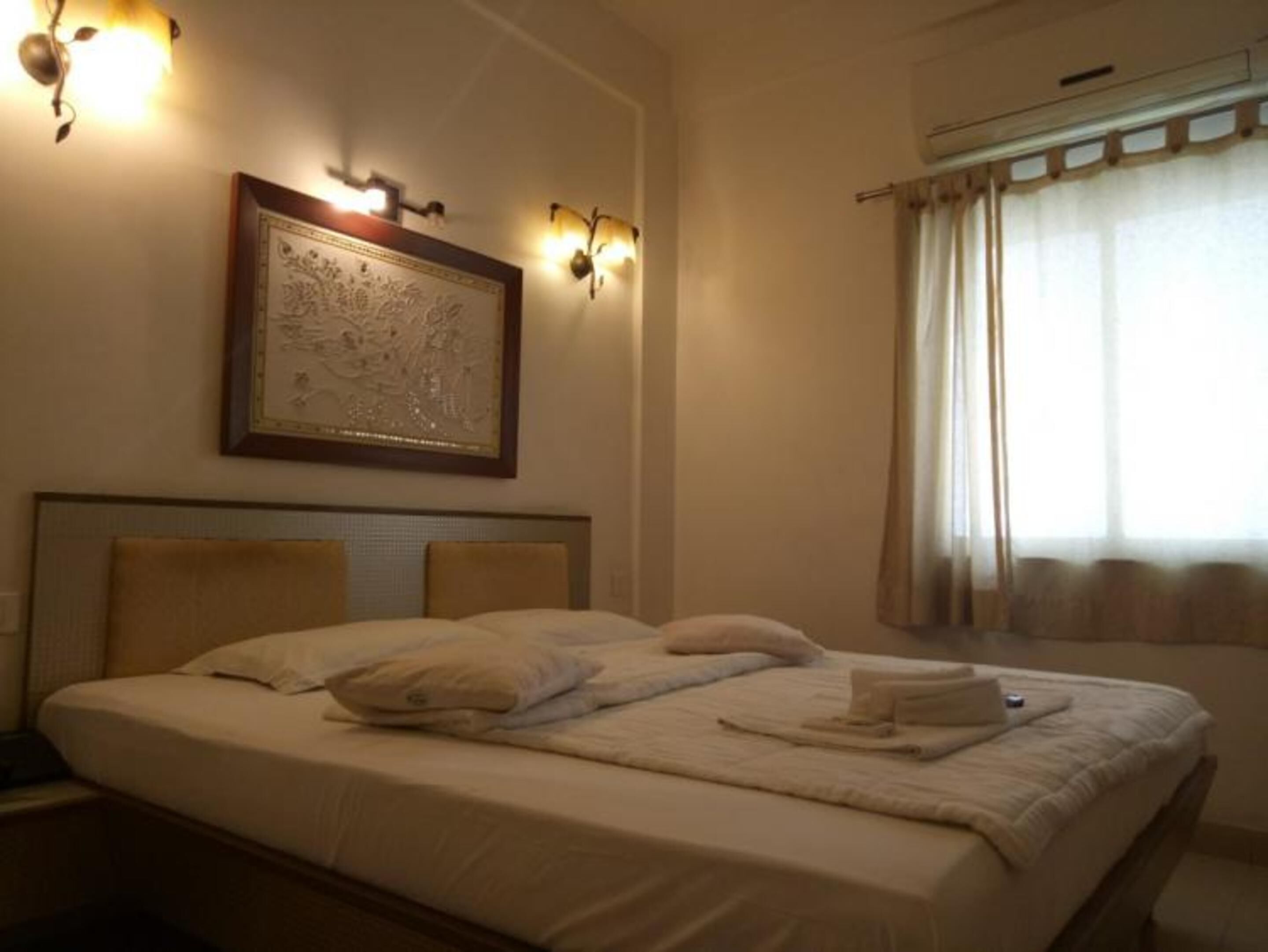 Minibar, in-room safe, desk, blackout curtains