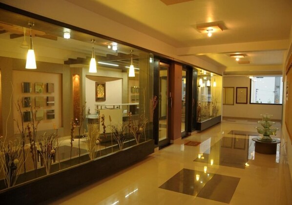 Lobby - Hotel Surbhi (Mundra)