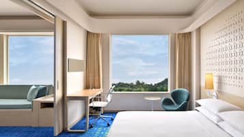 Studio Suite, 1 Queen Bed with Sofa bed, Non Smoking, City View