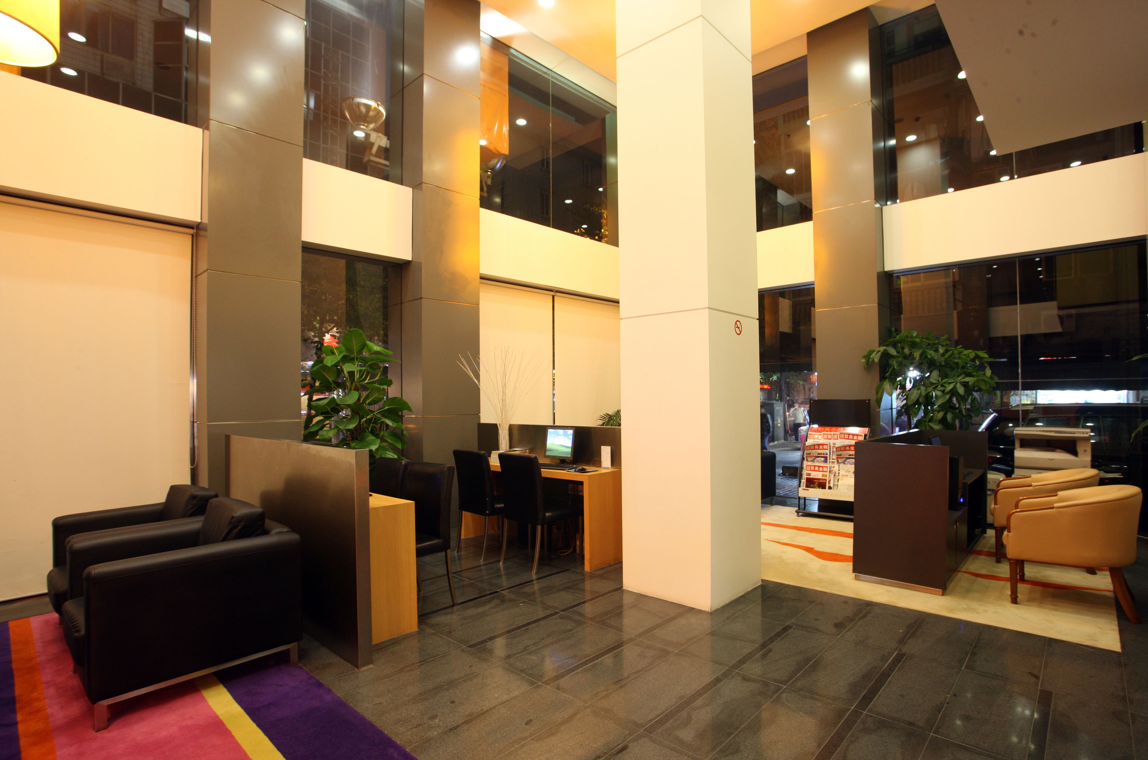 المنشأة من الداخل