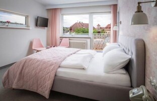 特色装修、特色家居、遮光窗帘、免费 WiFi