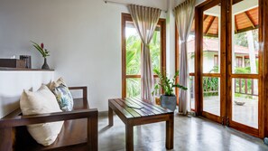 Studio, 1 Katil Raja (King), Non Smoking, Garden View | Ruang tamu