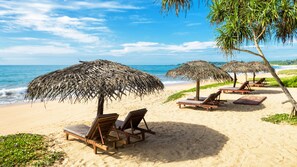 Urut tepi pantai, yoga pantai 