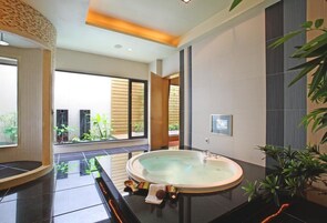 Quadruple Room, 2 Double Beds, Non Smoking | Bathroom | Free toiletries, hair dryer, slippers, towels