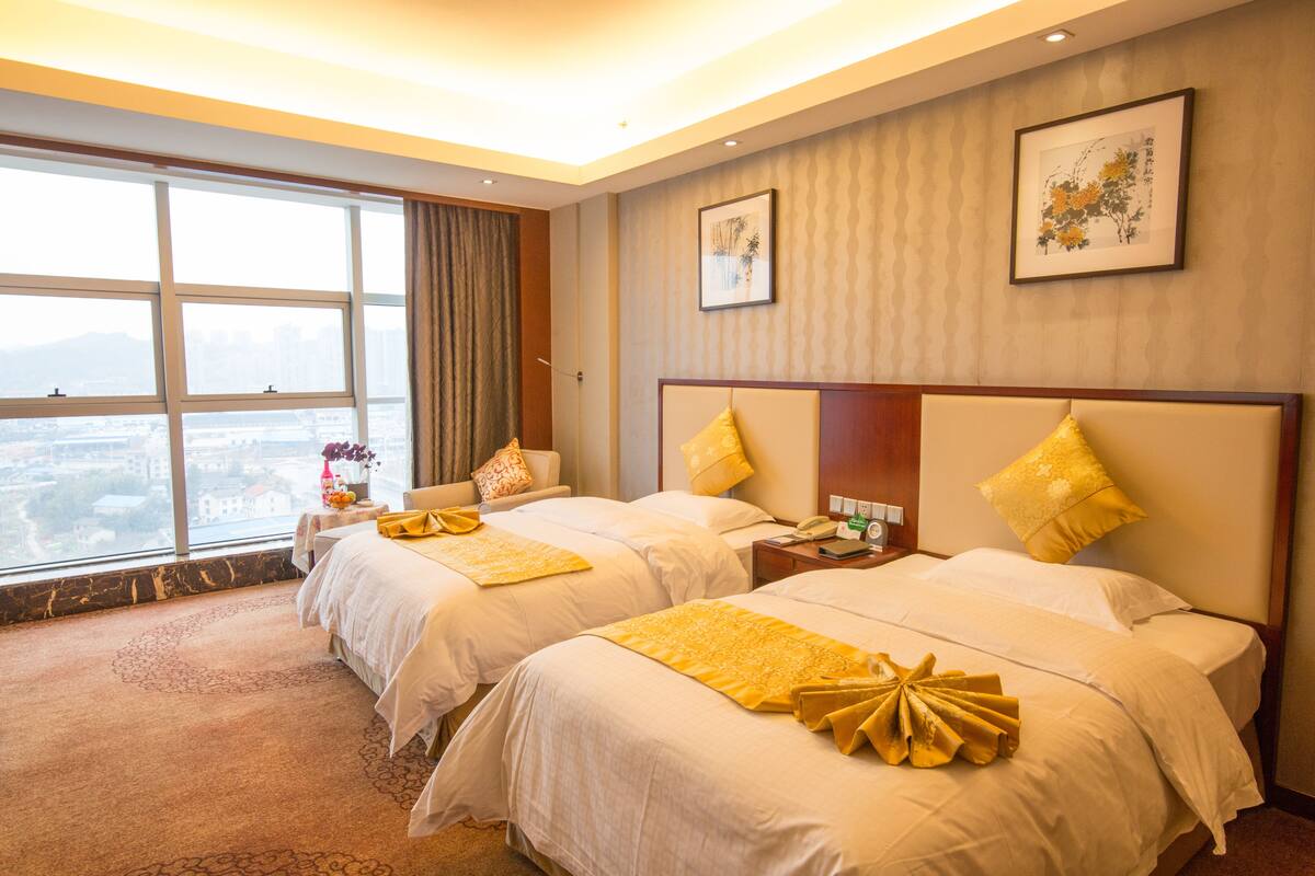 Deluxe Twin Room | Desk, blackout drapes, rollaway beds (surcharge), WiFi (free)