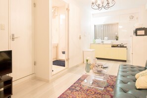 Apartment | Living area | Flat-screen TV - Turfy's Flat 101 (Osaka)