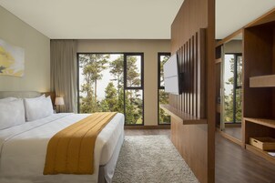 Sviitti, 1 keskisuuri parisänky, parveke (Dago) | Minibaari, tallelokero huoneessa, työpöytä