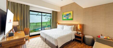 Deluxe Room, Balcony | 2 bedrooms, minibar, in-room safe, desk