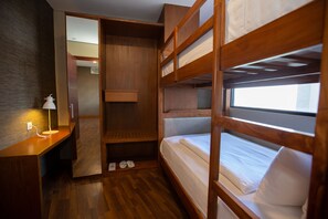 Suite familiar, 2 dormitoris, balcó (Dago) | 2 dormitoris, minibar, caixa forta a l'habitació i escriptori
