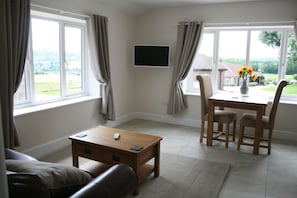 Cottage, 1 Bedroom (Silver Birch) | Living area