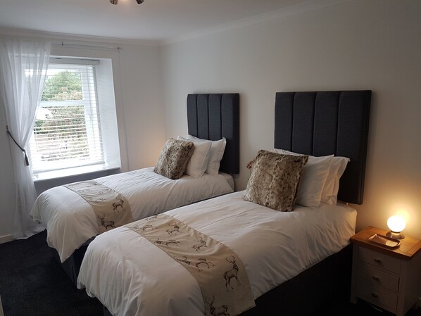 Apartment, 2 Bedrooms | 2 bedrooms, desk, free WiFi - Riverside Apartments (Carluke)