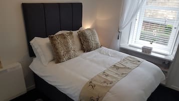 Appartamento, 2 camere da letto | 2 camere, una scrivania, Wi-Fi gratuito