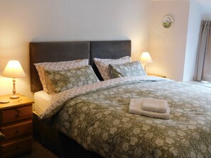 Doppel- oder Zweibettzimmer, mit Bad | Individuell eingerichtet, kostenloses WLAN, Bettwäsche