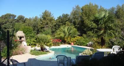 Schönes Erdgeschoss der Villa mit Pool, Le Pradet (Var)