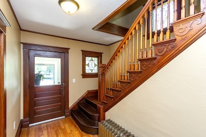 New Listing! Bella Casa! Whole house downtown Rochester. (Near Mayo Clinic)