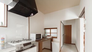 Private Vacation Home | Private kitchenette | Fridge, microwave, stovetop, electric kettle - Tarbo's House Nishikitsuji : Free Parking, Pet OK (Nara)