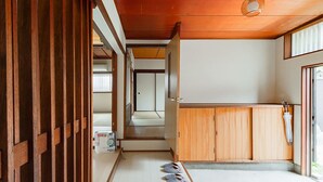 Interior - Tarbo's House Nishikitsuji : Free Parking, Pet OK (Nara)