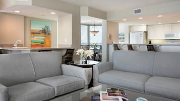 Televisión, reproductor de DVD y oficina