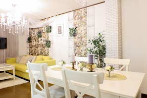 Maison | Restauration dans la chambre