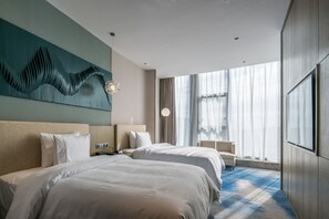ห้องพัก, เตียงเดี่ยว 2 เตียง | 1 ห้องนอน, เครื่องนอนระดับพรีเมียม, ตู้นิรภัยในห้องพัก, โต๊ะทำงาน