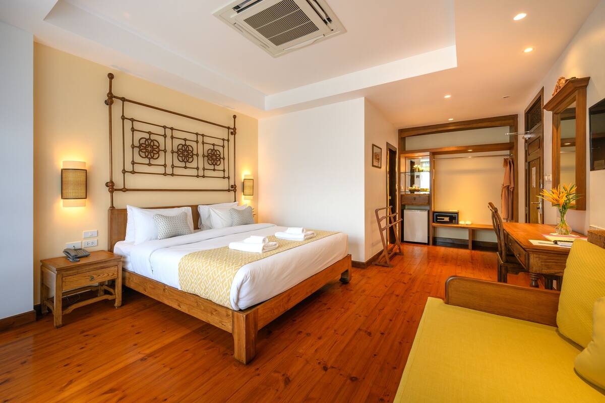 Deluxe Double Room | In-room safe, desk, blackout curtains, soundproofing