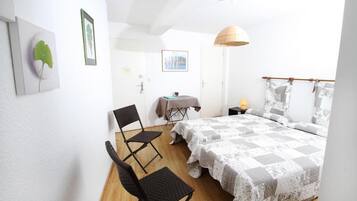 Twin Room (La Marsanne) | Individually decorated, individually furnished, free cribs/infant beds