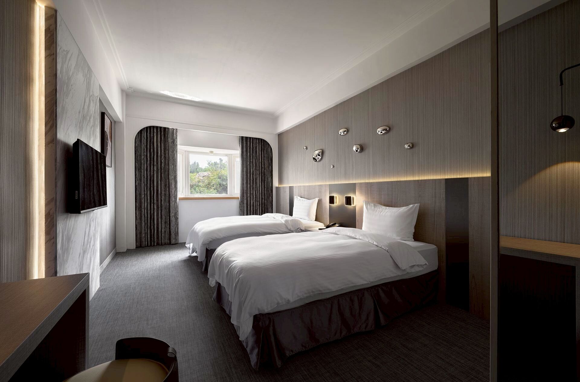 deluxe twin room, multiple beds, non smoking, ensuite | premium bedding, down duvets, pillow-top beds, individually decorated