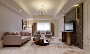 President Suite | Premium bedding, down duvets, pillow-top beds, individually decorated - Haifu Garden Hotel (Jinsha)