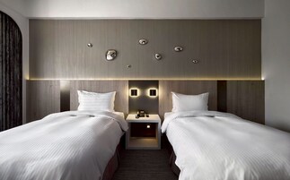 Deluxe Twin Room, Multiple Beds, Non Smoking, Ensuite | Premium bedding, down comforters, pillowtop beds, individually decorated