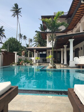 Outdoor pool - Malee Villa (Matara)