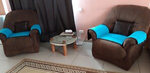 Luxury Room, 1 King Bed, Non Smoking | Blackout curtains, free WiFi, bed sheets