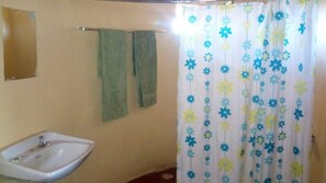 Basic Single Room | Bathroom | Towels - Masai Mara Manyatta Camp (Maasai Mara)