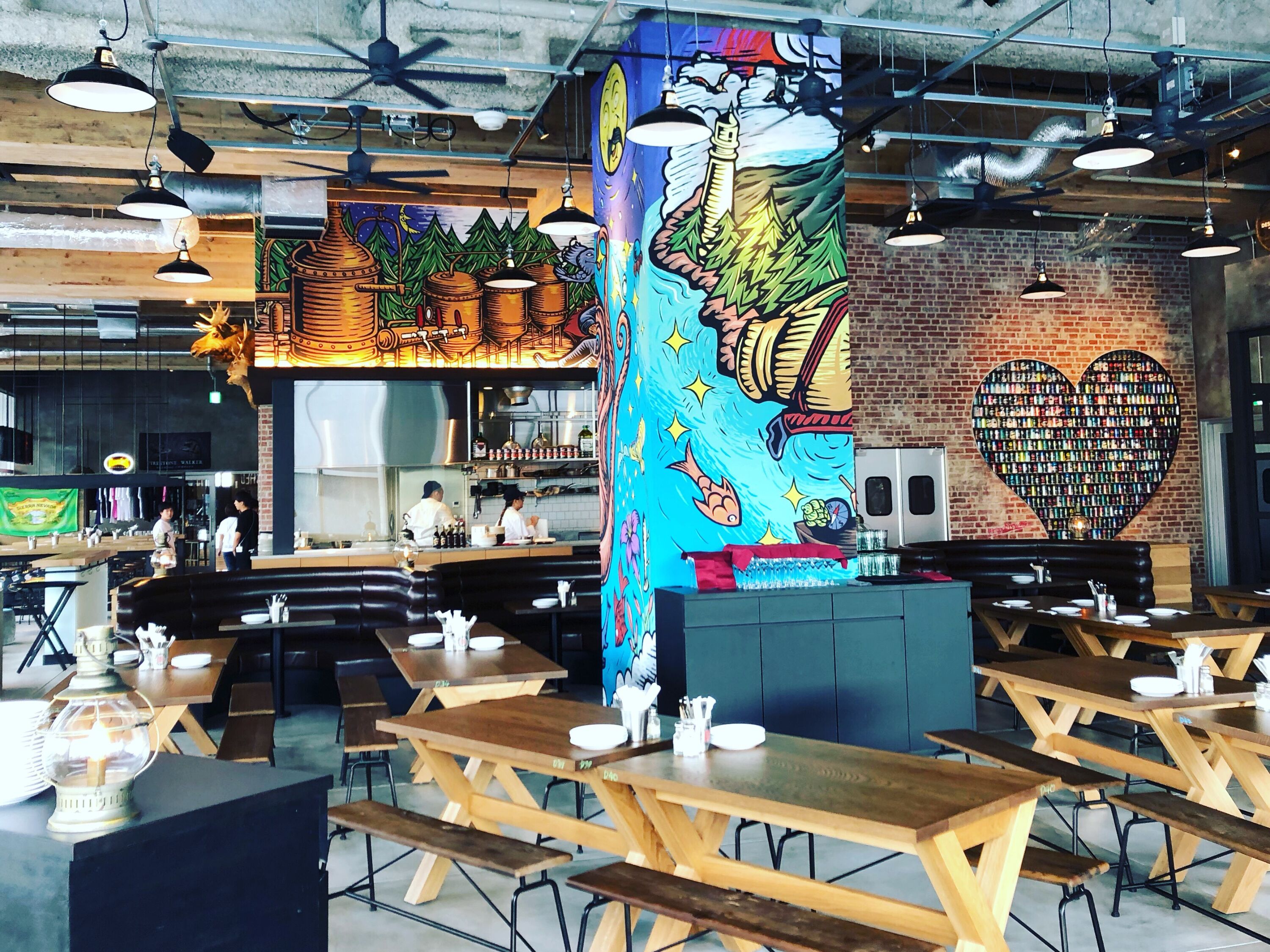 serves lunch and dinner