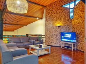 Villa, 4 Bedrooms, Garden View | Living area