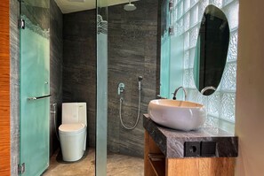 Villa, 4 Bedrooms, Garden View | Bathroom | Shower, free toiletries, slippers, towels