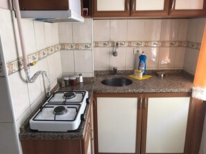 Standard Twin Room | Private kitchen