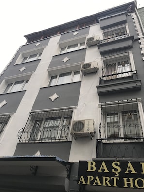 Front of property - Basak Apart Hotel (Istanbul)