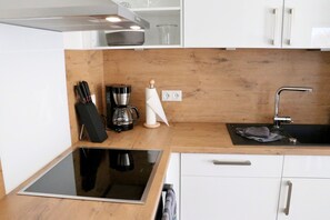 Apartment, 2 Bedrooms, Non Smoking | Eigene Küche | Kühlschrank, Ofen, Herdplatte, Geschirrspüler