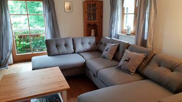 Appartement Confort | Coin séjour | Télévision