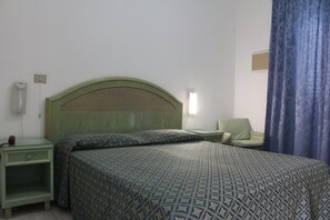 Standard Double Room | Minibar, desk, blackout drapes, cribs/infant beds - Hotel Castiglione Village Ischia (Forio)