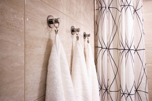 Bathroom - Powiśle Riverside Apartment (Warsaw)