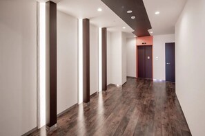 Hallway - Hatch NAGAHORI 402 (Osaka)