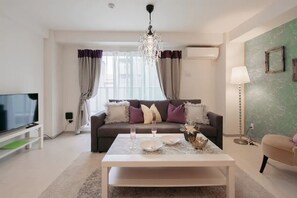 Living room - Hatch NAGAHORI 701 (Osaka)