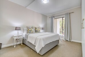 3 bedrooms, premium bedding, Select Comfort beds, individually decorated - UniqueStay Mayfair Deluxe Apartment (Cape Town)